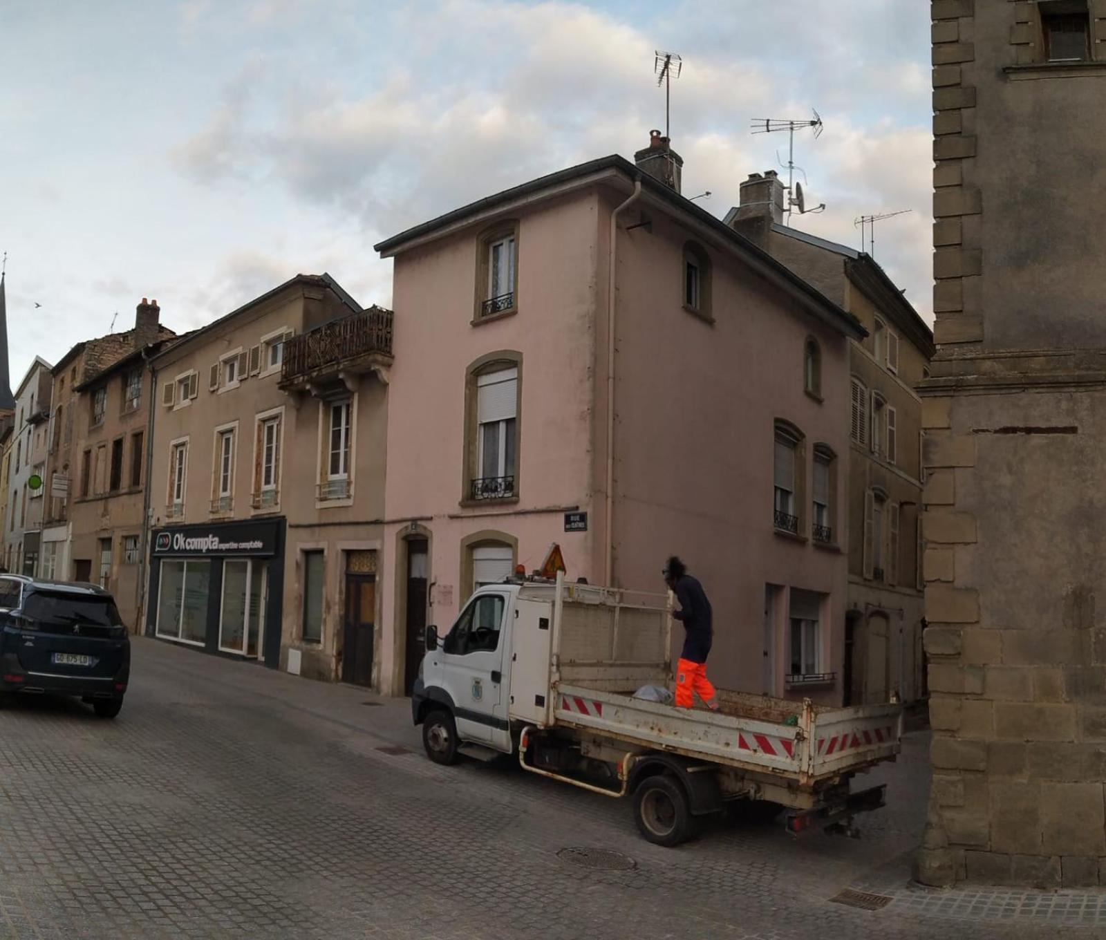 Studio Au Cloitres Mirecourt Exterior photo